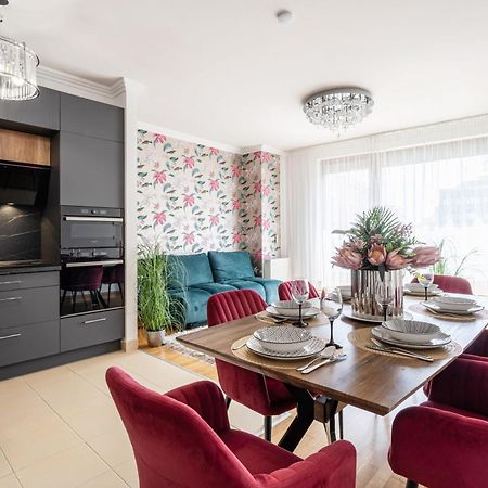 Penthouse Three Bedrooms, Three Balconies Apartment With Free Parking In Kiraly Street Будапешт Экстерьер фото