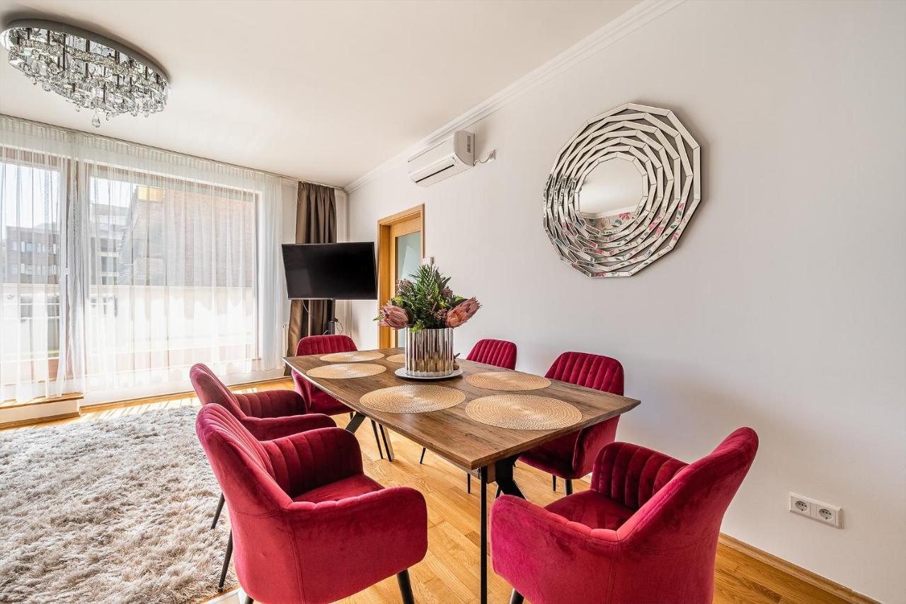 Penthouse Three Bedrooms, Three Balconies Apartment With Free Parking In Kiraly Street Будапешт Экстерьер фото
