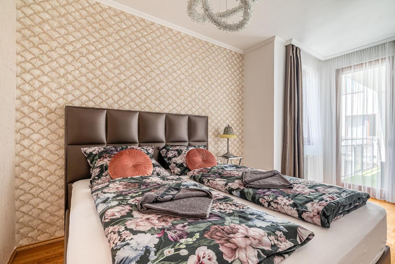 Penthouse Three Bedrooms, Three Balconies Apartment With Free Parking In Kiraly Street Будапешт Экстерьер фото